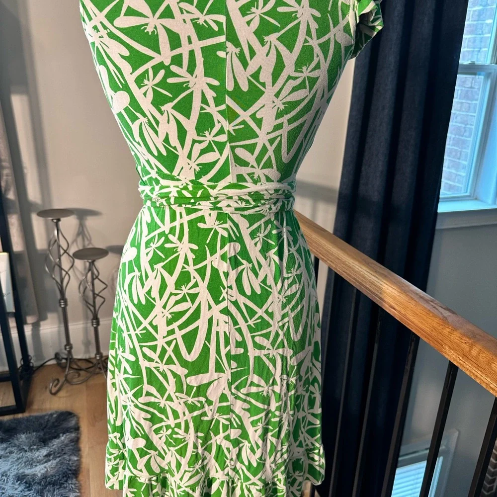 Lilly Pulitzer Green and White Midi Sundress with Flutter Sleeves - Picture 4 of 4